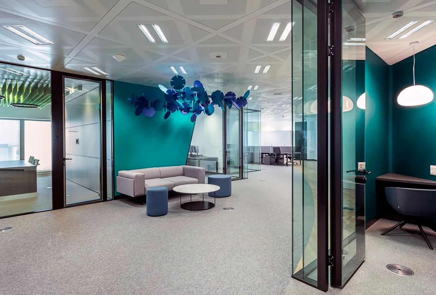 Fotografía de cancelería para oficinas styleSMART con puertas reembalsadas